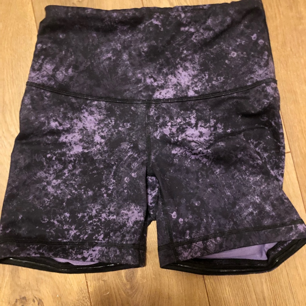 Lucy Shorts size S